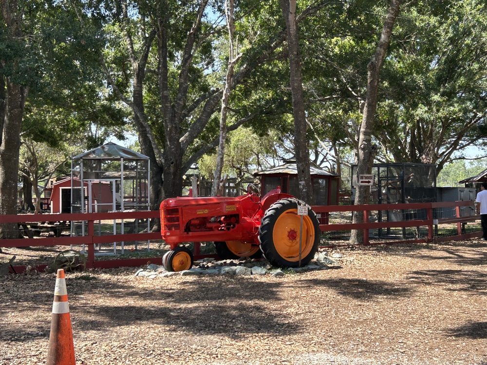 Enjoy Seasonal Events and Apple Picking at Hunsader Farms