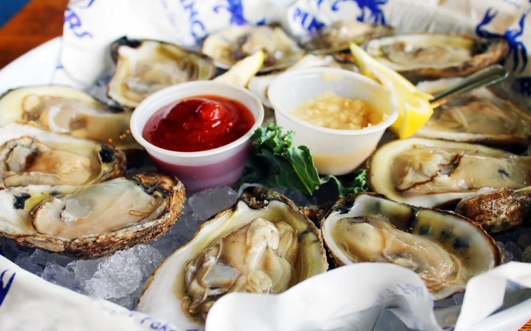 Taste the Best Crab Clusters and Seafood Dishes at Pinchers in Venice, Florida